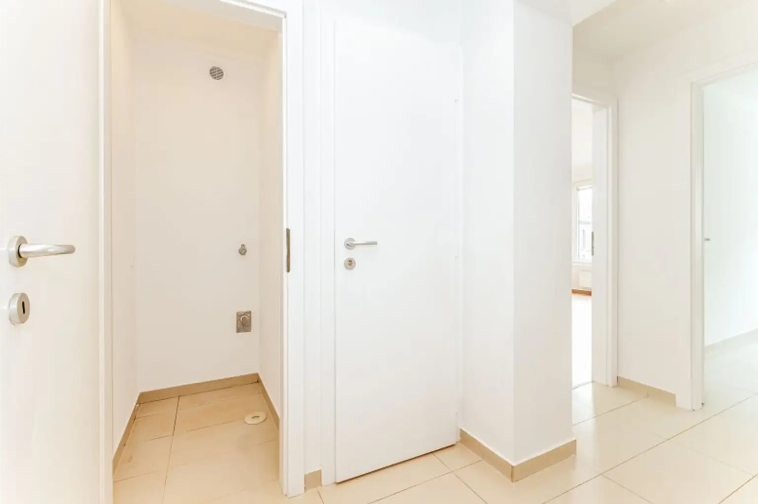 Nahe Schönbrunn! Hofseitige 2-Zimmer-Wohnung im 15. Bezirk zu vermieten!