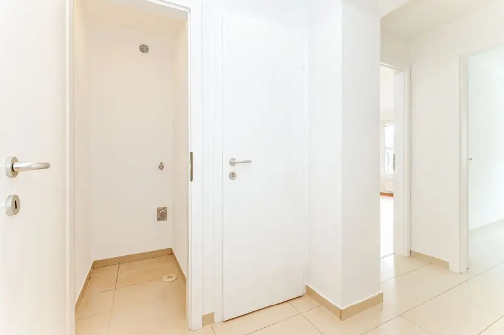Nahe Schönbrunn! Hofseitige 2-Zimmer-Wohnung im 15. Bezirk zu vermieten!