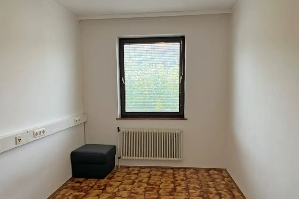 Wohn- und Geschäftshaus mit Entwicklungspotenzial im Pressbaumer Stadtzentrum