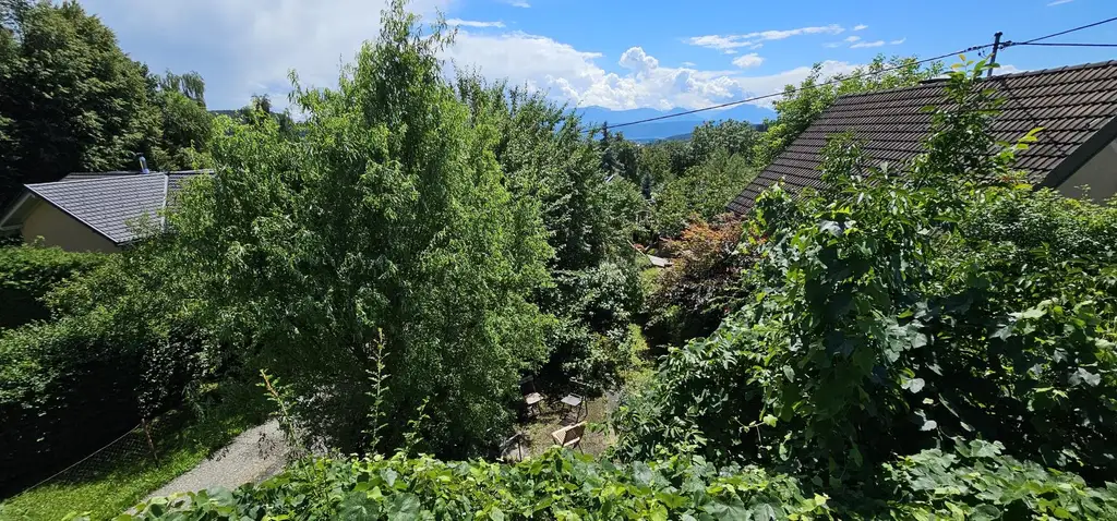 Wohnhaus in ruhiger Lage mit 2 Wohneinheiten