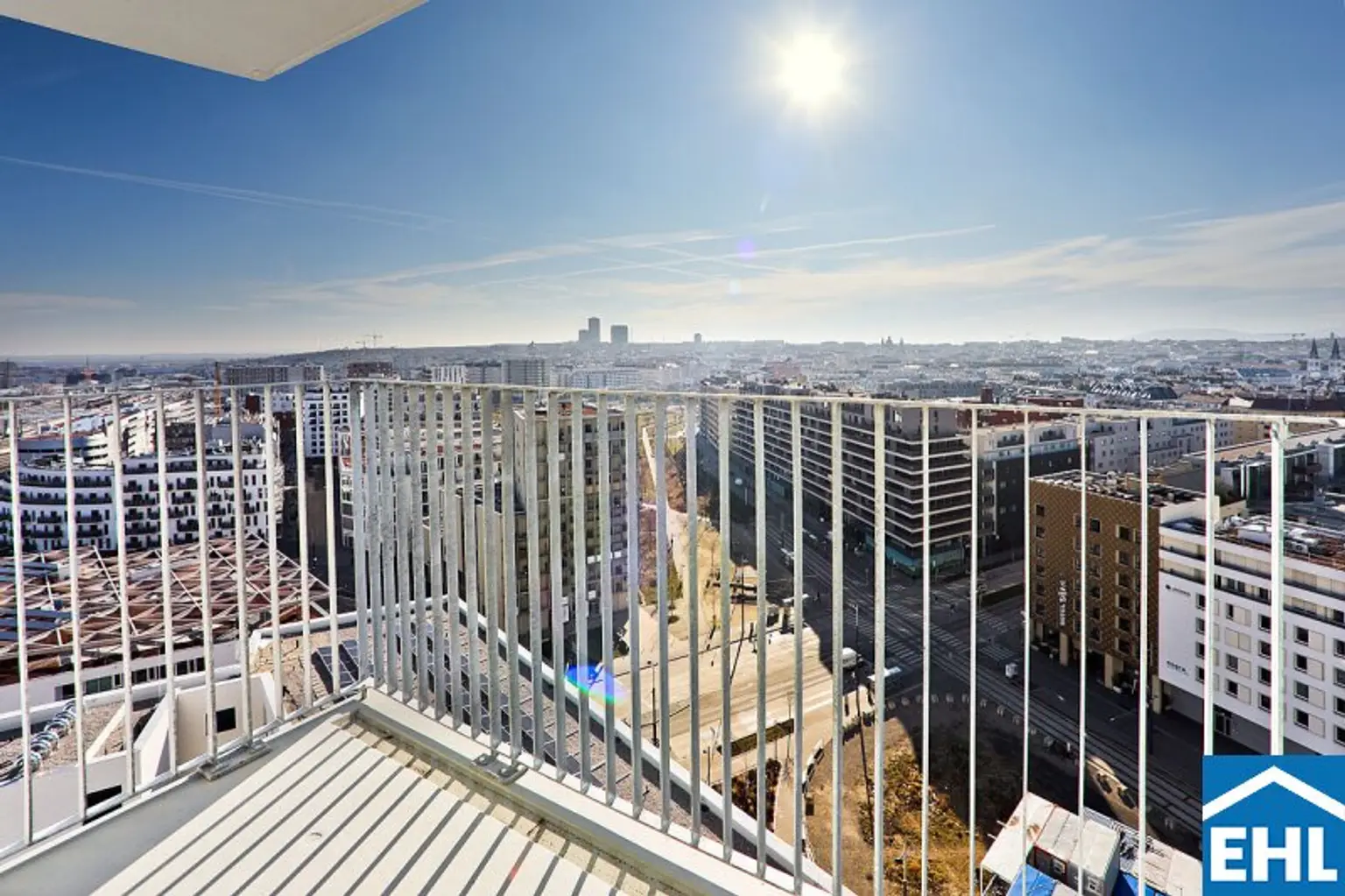 Sonnwendviertel - Großzügige 1-Zimmer-Wohnung im 15. OG mit Balkon im Sonnwendviertel - Fitnessraum, Co-Working & Rooftop-Terrasse inklusive!