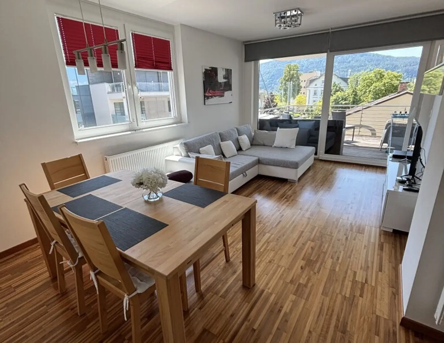 Traumwohnung mit Seeblick und eigenem Badestrand mitten in Pörtschach