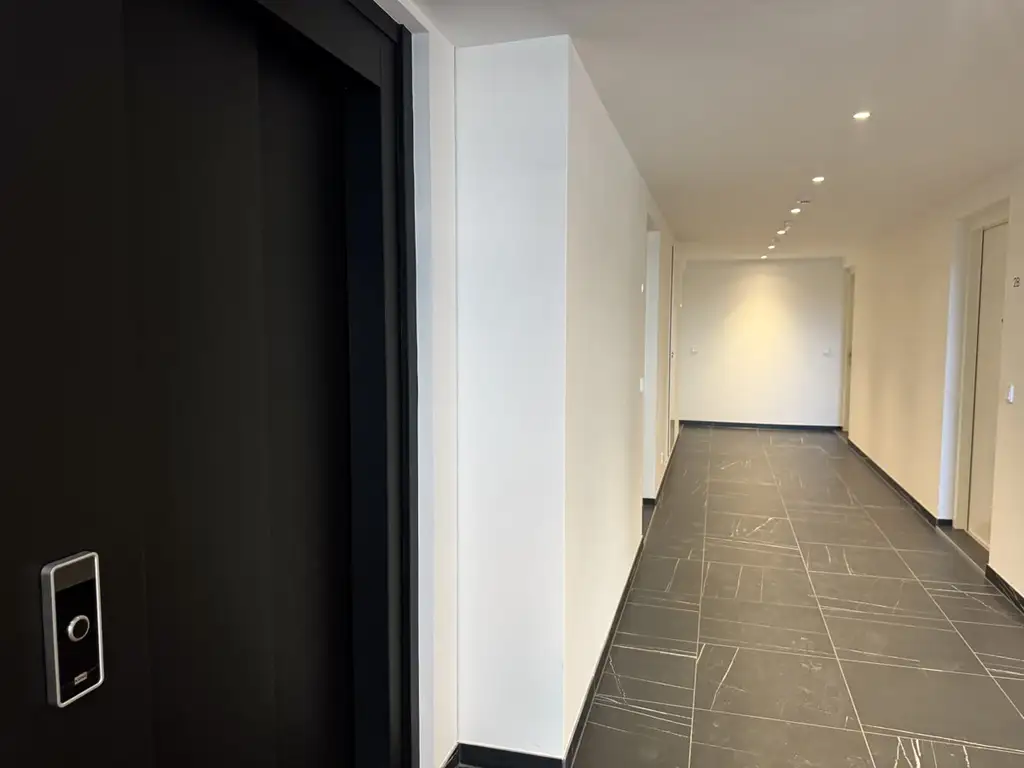 Provisionsfrei: Erstbezug und fertig - kompakte 3 Zimmer Wohnung  - Luxuriös im Grünen Wohnen