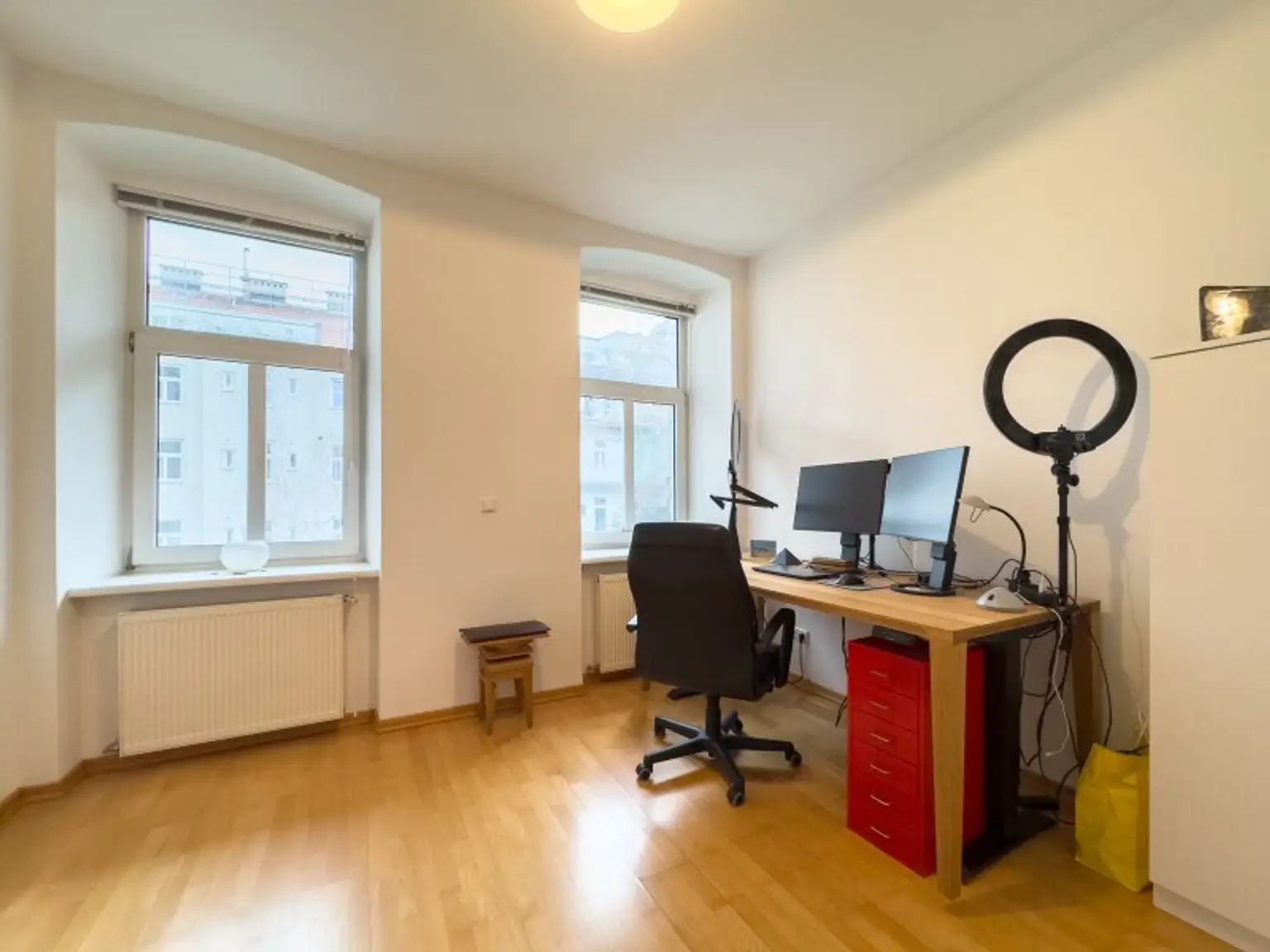 MODERNER ALTBAU - 3 Zimmer - 3. Liftstock