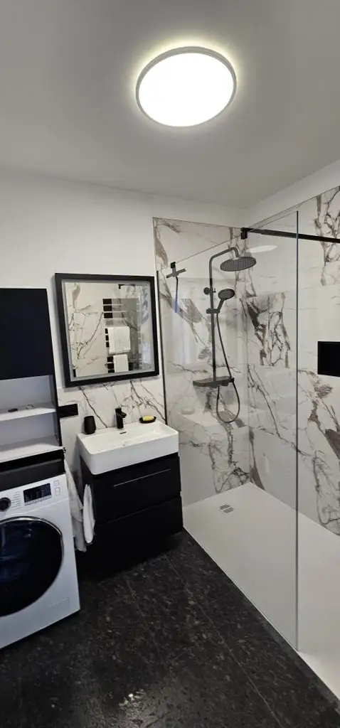 Design trifft Lebensqualität – Exklusive Neubauwohnung mit Seeblick