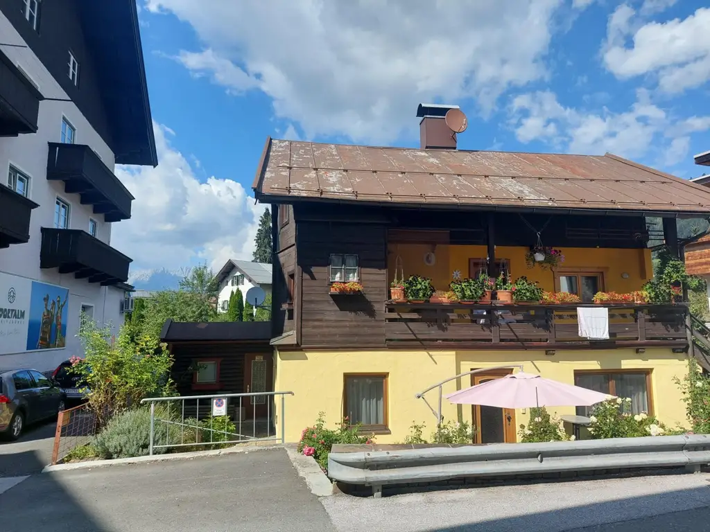 Stadthaus mit 3 Wohnungen im Zentrum von Kitzbühel mit Kaiserblick - Neubau möglich