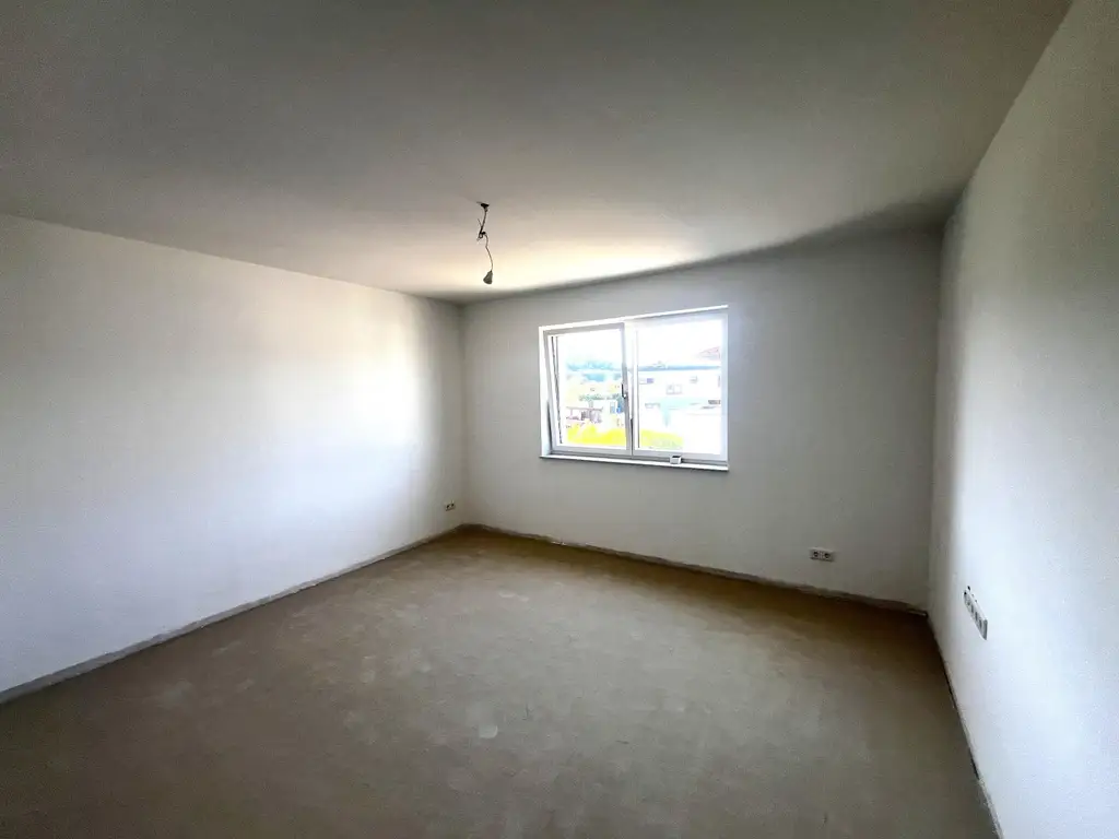 "Neu errichtete moderne Doppelhaushälfte"