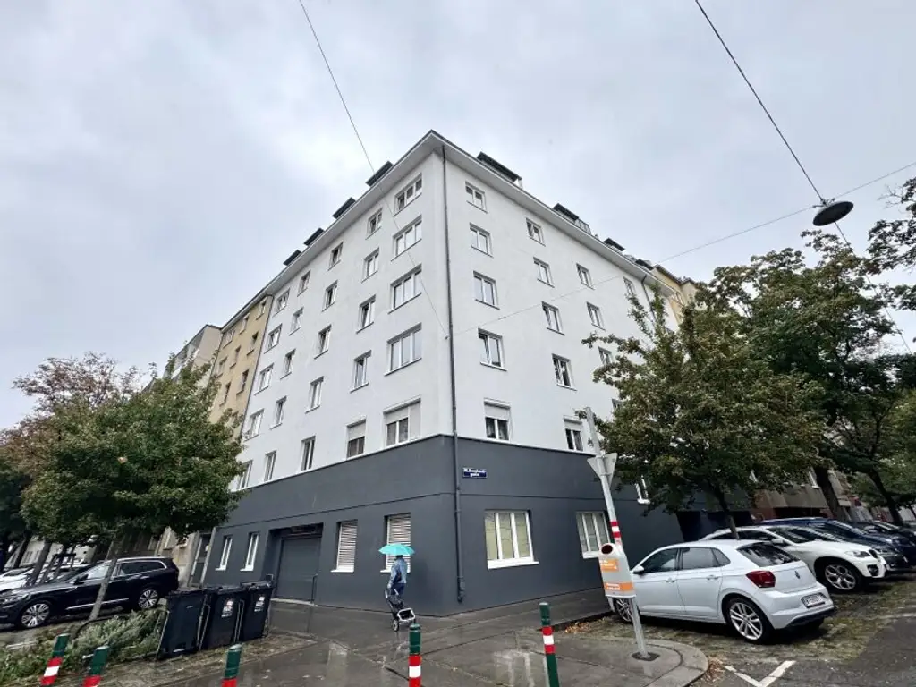 NEU! ERSTBEZUG nach Sanierung! Geräumige 2-Zimmer Dachgeschosswohnung in 1200 zu vermieten!