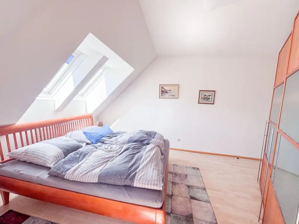 Sonnige DG-Maisonette-Wohnung in Stockerau – viel Platz für die ganze Familie!