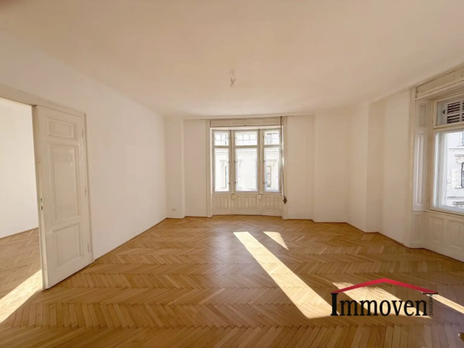 EXKLUSIVE LAGE:  Altbaubüro in der Weihburggasse!