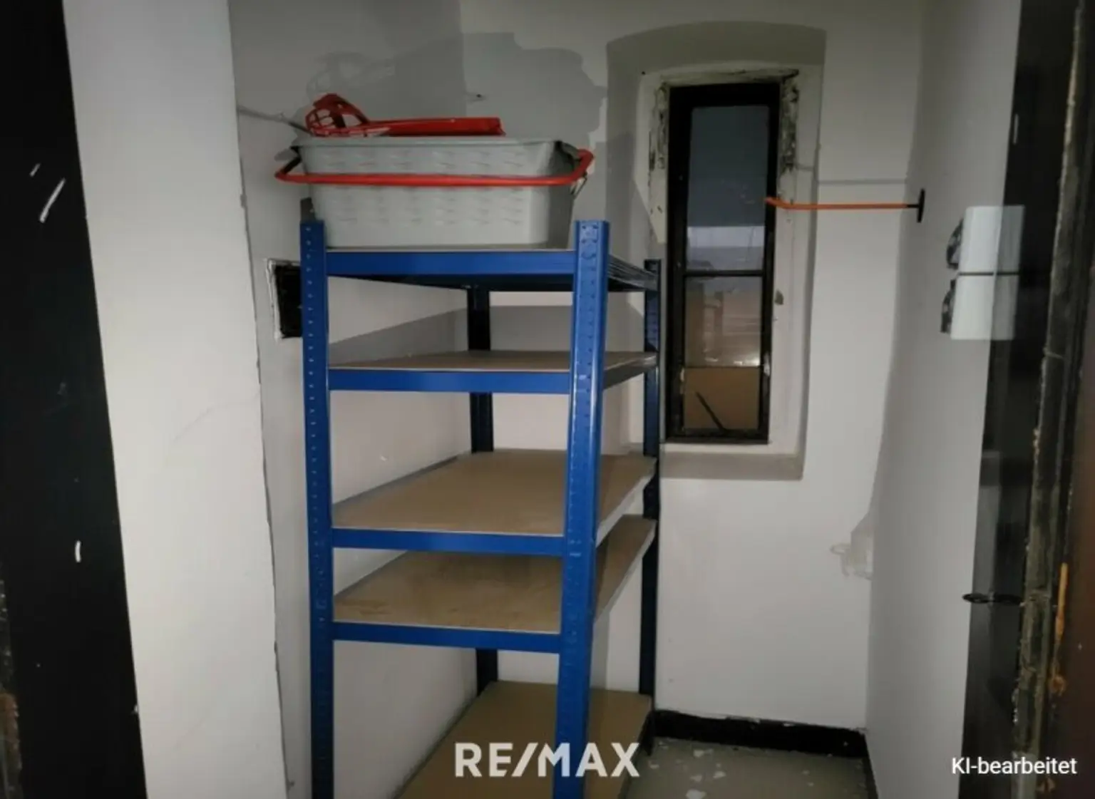Abstellraum am Gang (KI bearbeitet)
