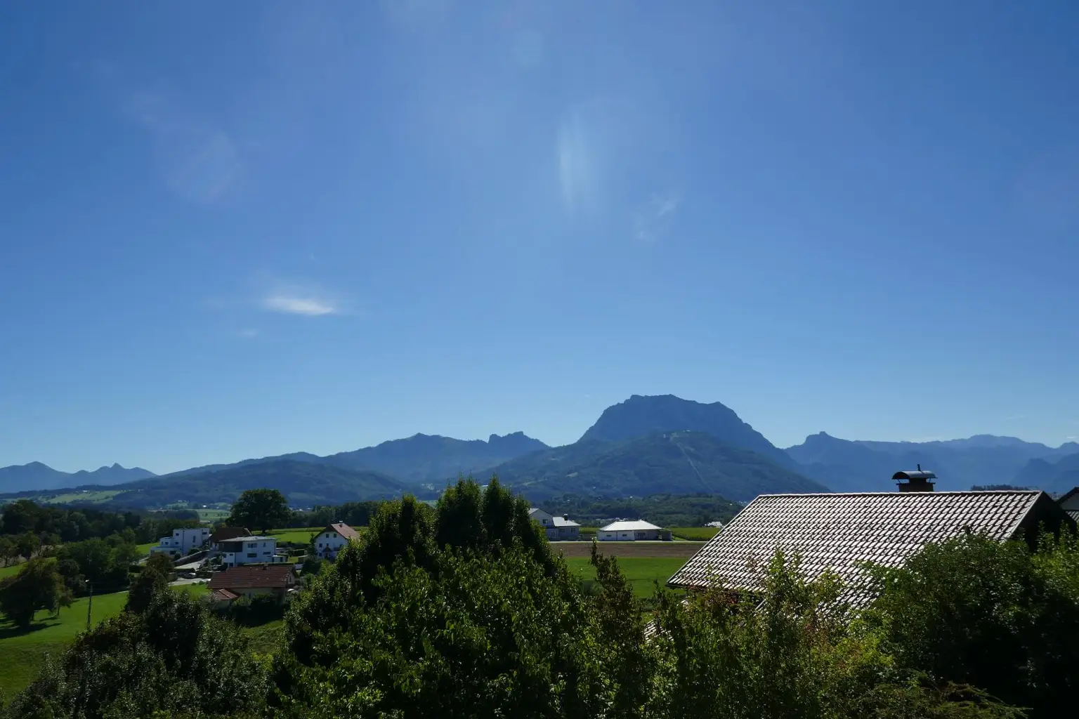 Geräumiges Ein-Zweifamilienhaus in unverbaubarer Aussichtslage- auch Zweitwohnsitz möglich