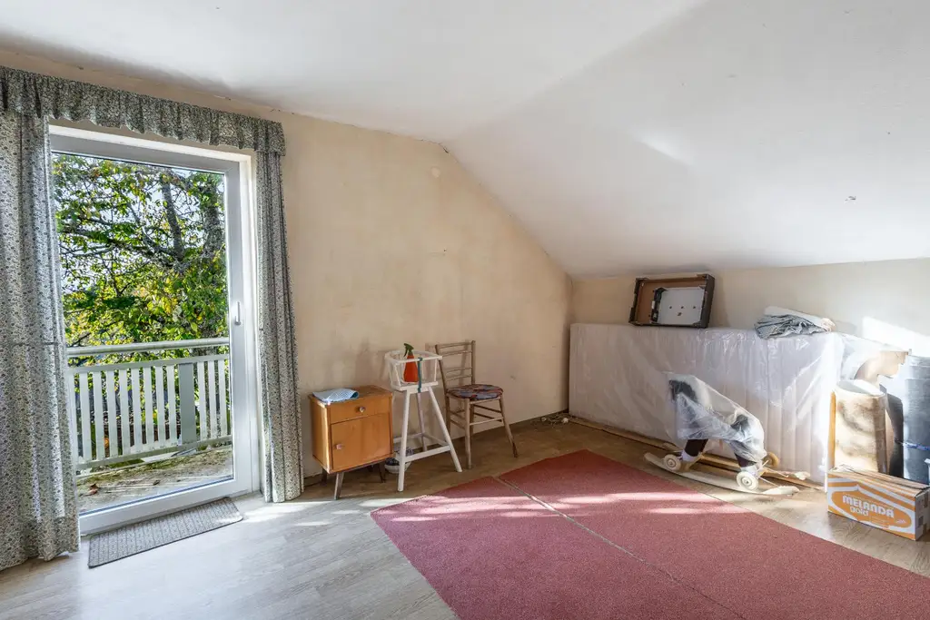 Ein- Zweifamilienhaus mit traumhaften Mittagskogelblick