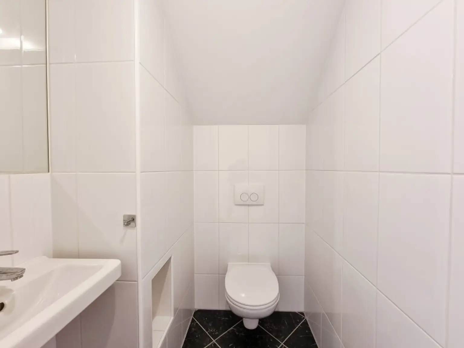 Lichtdurchflutete Maisonette mit Dachterrasse & Klimaanlage – wohnen zwischen Landhausviertel & Promenade