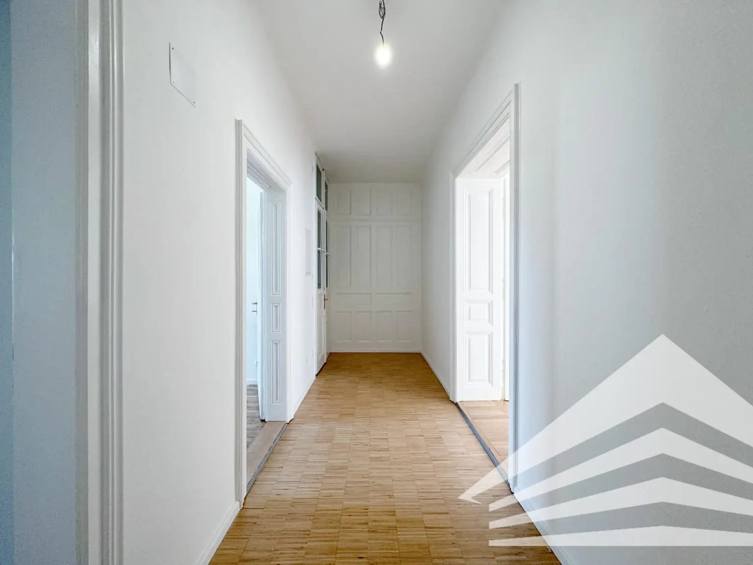 Großzügige 3 Zimmer-Altbauwohnung mit Küche - Nähe Landstraße!