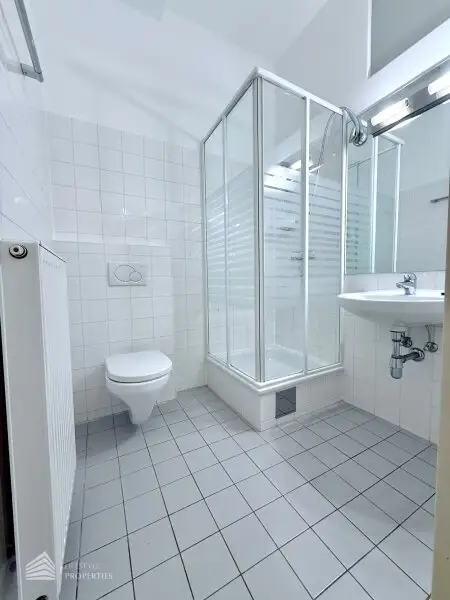 Helle 3 - Zimmer Wohnung, unbefristet, Nähe Theresianum