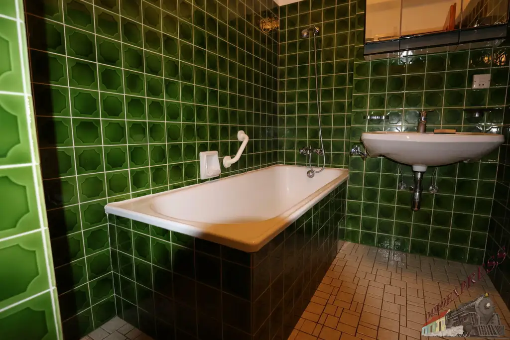 Attraktive 2-Zimmer-Wohnung Potential – ca. 60 m² Wohnfläche + Garage