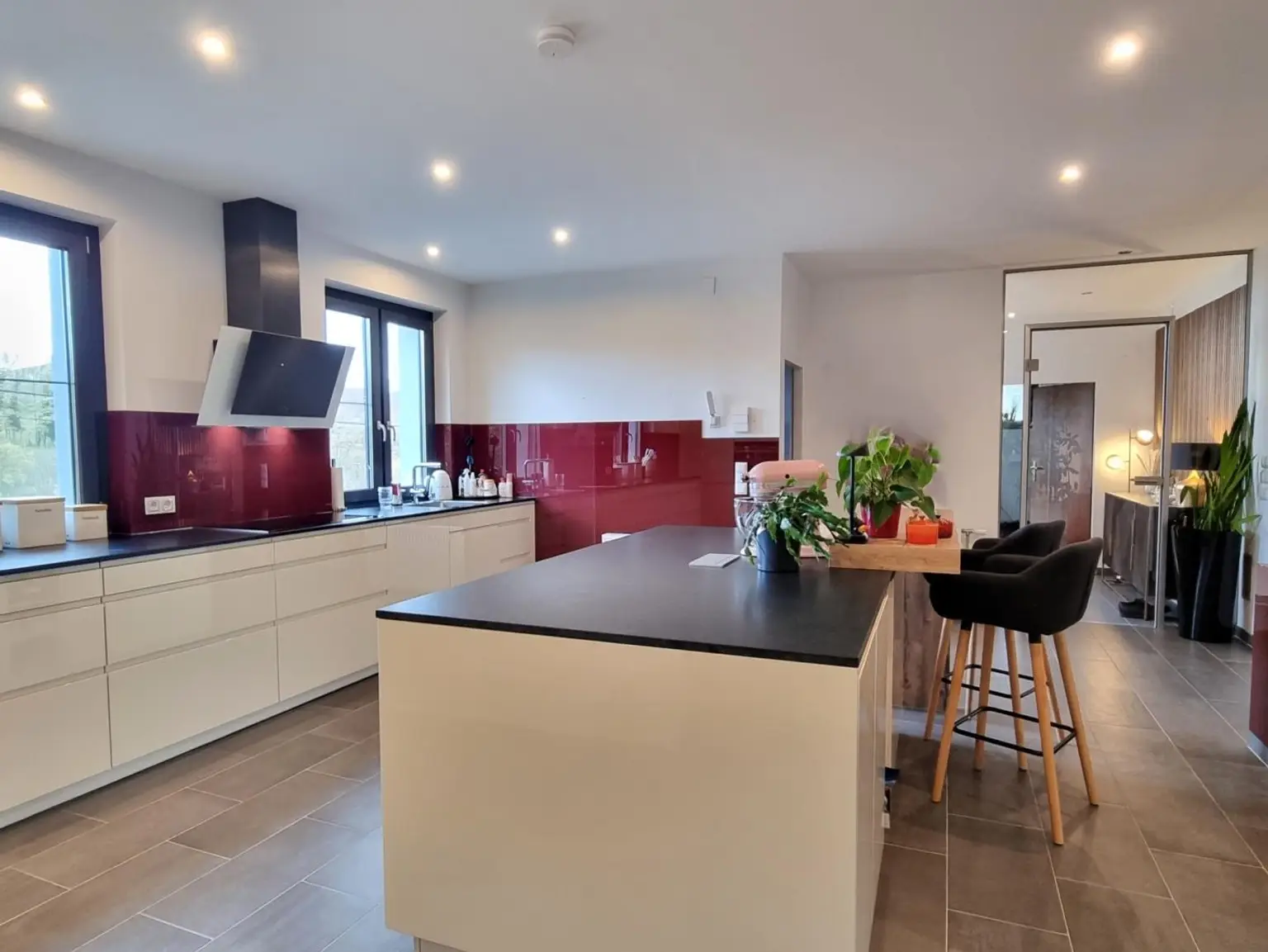 FAMILIENDOMIZIL MIT SCHWIMMTEICH