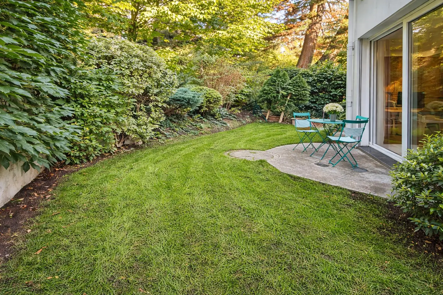 Privater Garten - Sitzplatz Visualisierung (KI)