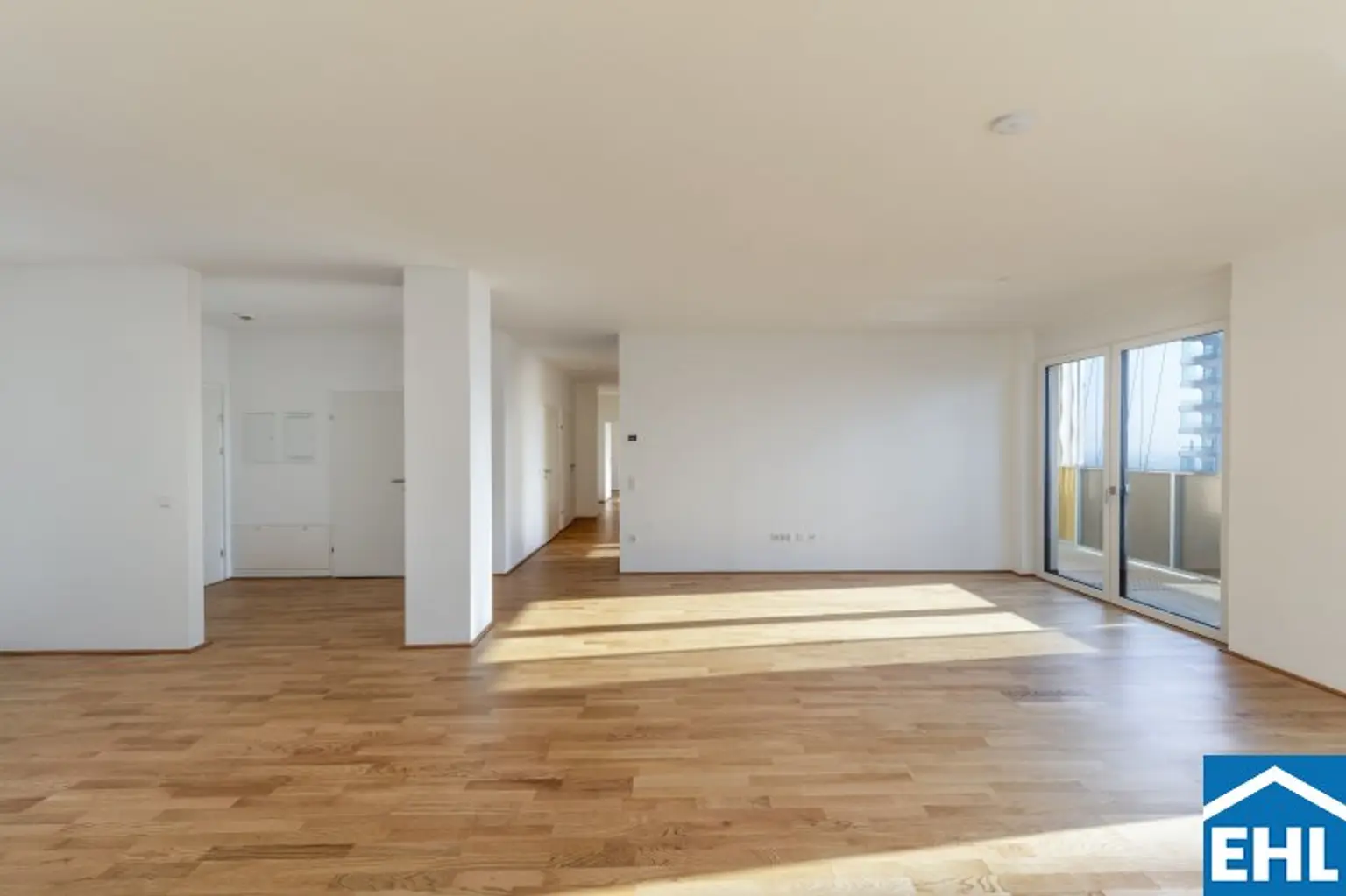 Panorama Wohnung im 32. Stock des Q-Tower mit Südost-Ausrichtung