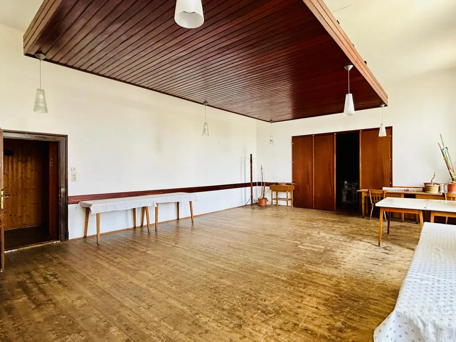 Ehemalige Schule/Gaststätte mit Wohnhaus