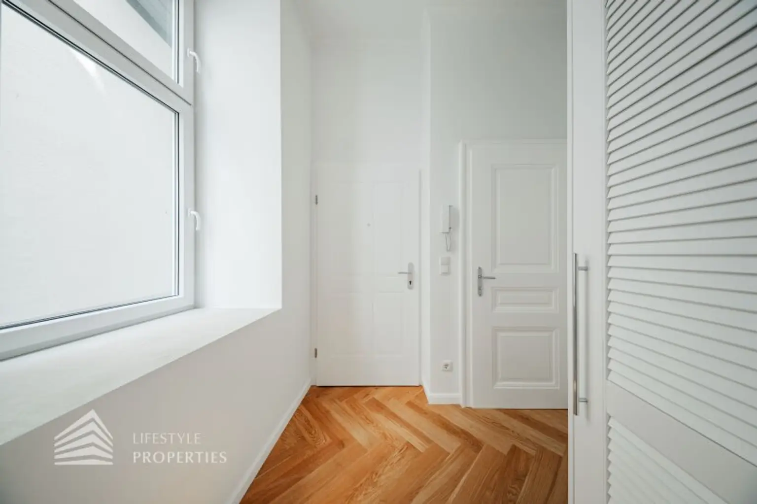 Erstbezug! Schöne 2-Zimmer Wohnung mit Terrasse, Nähe Burggasse