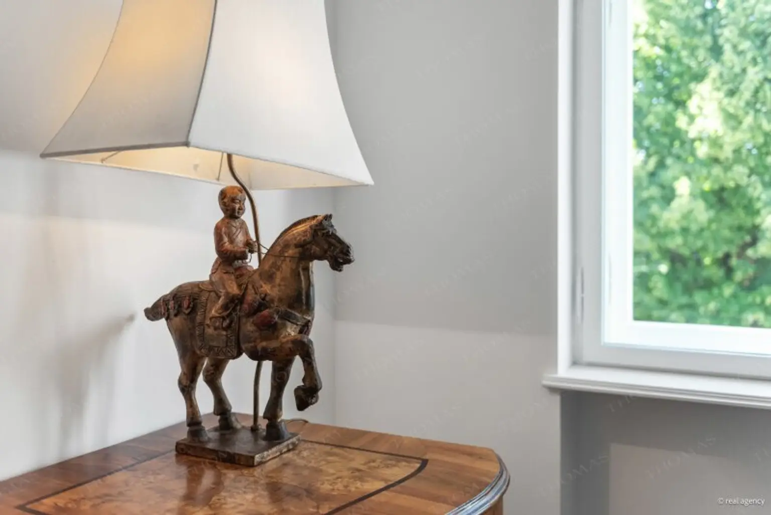 Luxuriöse, komplett möblierte Designerwohnung mit Balkon in Bestlage Döbling – barrierefrei & bezugsfertig