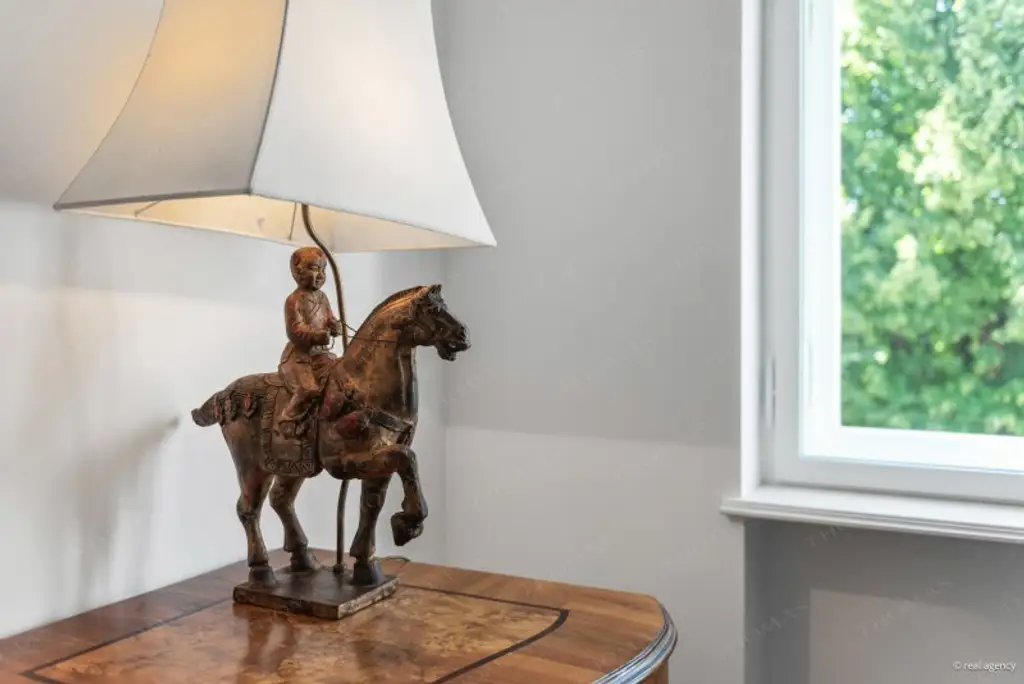 Luxuriöse, komplett möblierte Designerwohnung mit Balkon in Bestlage Döbling – barrierefrei & bezugsfertig