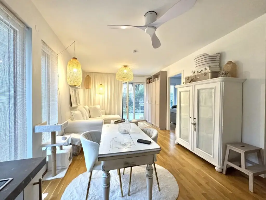 Hofseitiger Gartentraum mit großzügiger Außenfläche - in 10 Minuten beim Donauzentrum - Verfügbar ab 03/2026