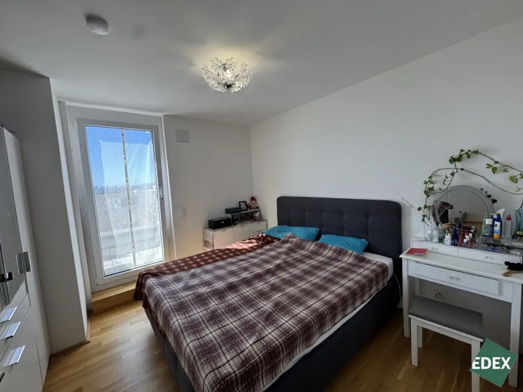 Gemütliche 3-Zimmer-Wohnung mit großzügiger Terrasse nahe U1 Rennbahnweg