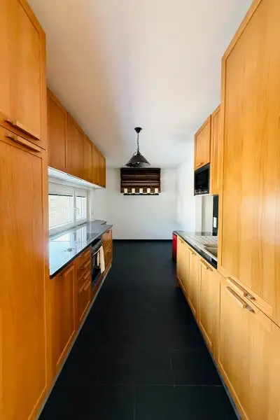 Geräumige 4 Zimmer DG-Wohnung ohne Schrägen, inkl. Terrasse und Garagenplatz