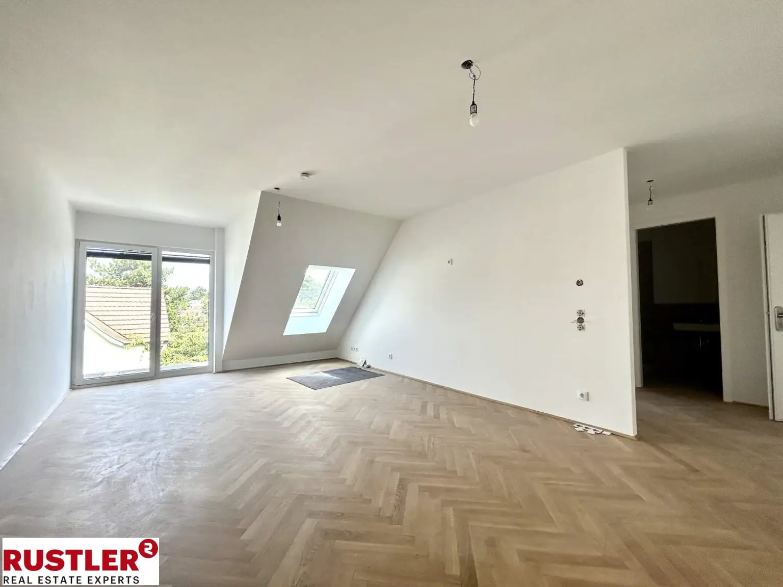Exklusive Dachgeschosswohnung in Grünruhelage - zu verkaufen