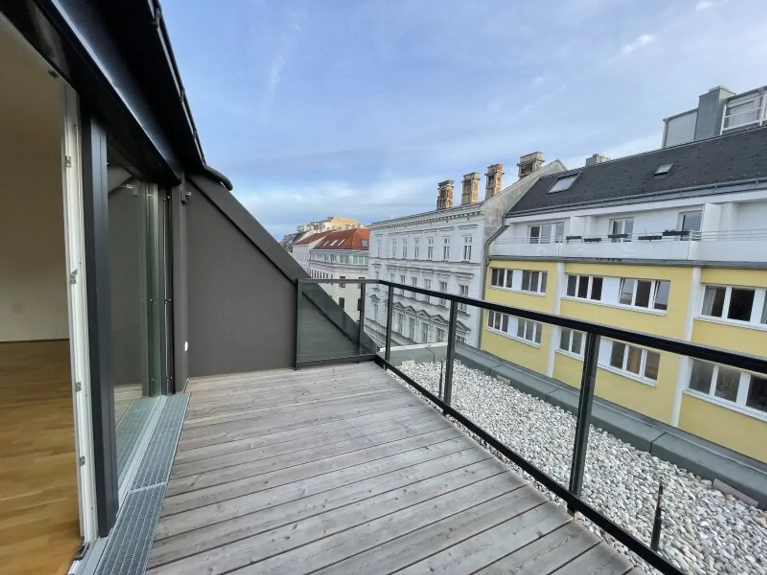 Exklusive Dachgeschosswohnung mit großzügiger Dachterrasse