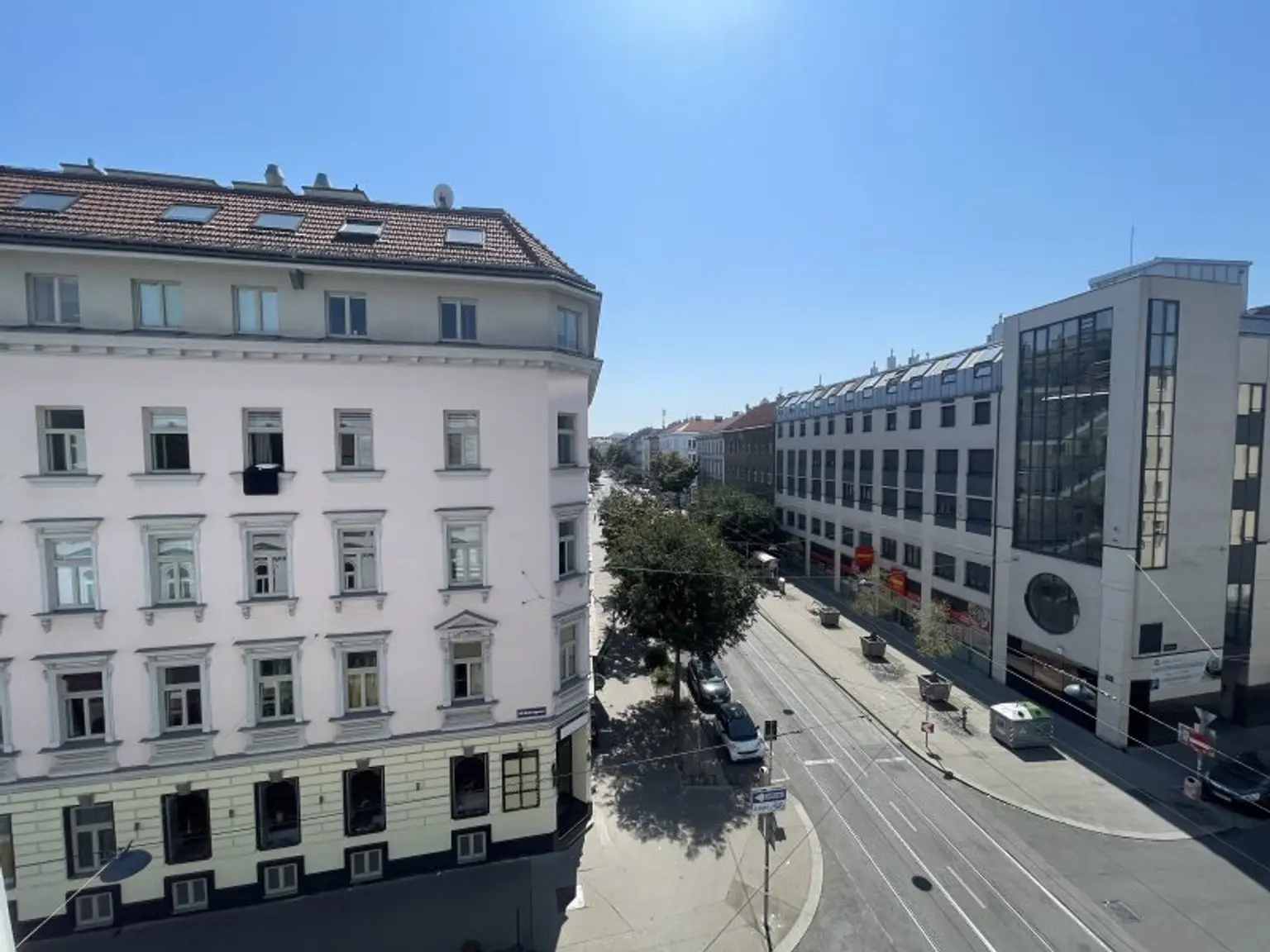 NÄHE AUGARTEN: helle sanierte 3-Zimmerwohnung inkl. neuer Küche
