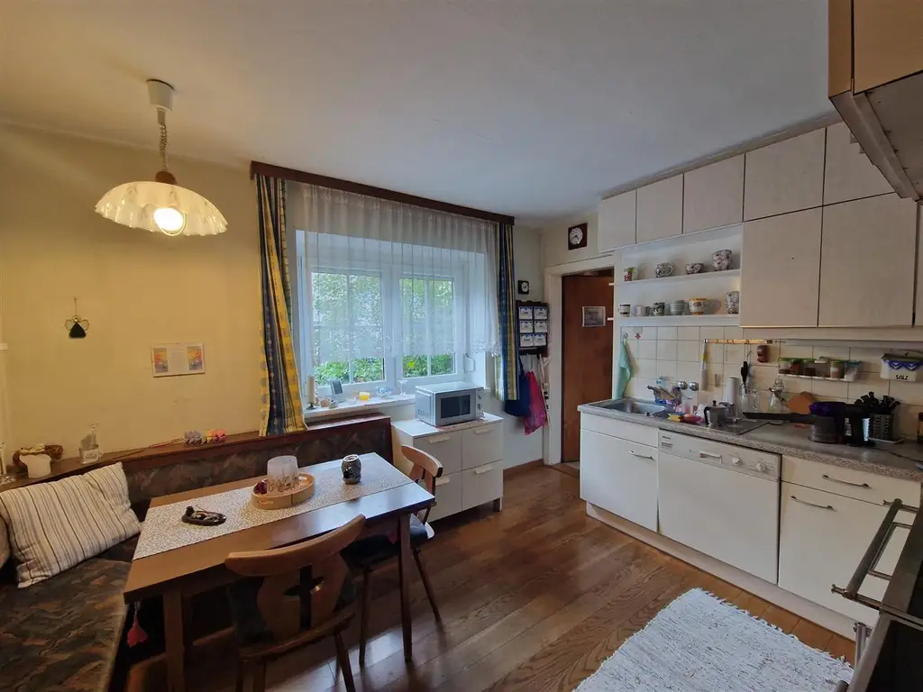 Solides Einfamilienhaus mit Charme und modernisierter Technik
