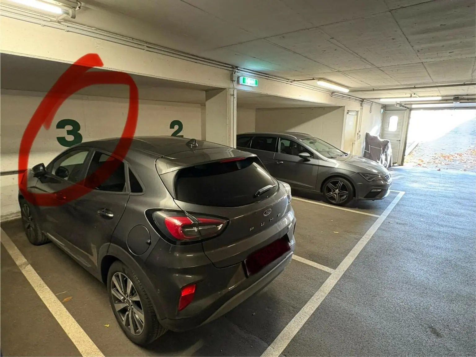 TG Platz Nr. 3, Blick zur Ein-Ausfahrt