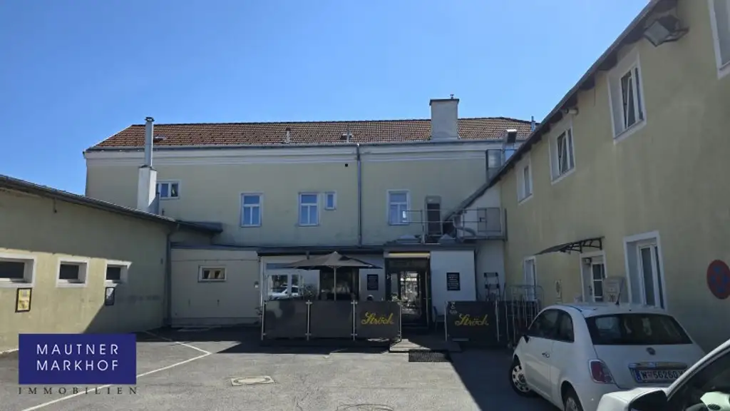 Aspern - Siegesplatz - Sanierte helle Bürofläche mit 800m² Lageroption im Hof - U2
