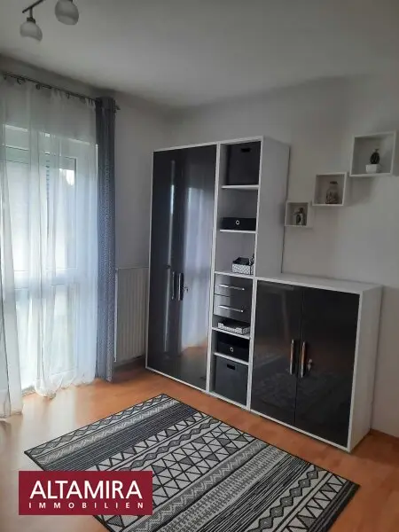 Ruhig und zentral, 4 Zi, sofort beziehbar, Pool
