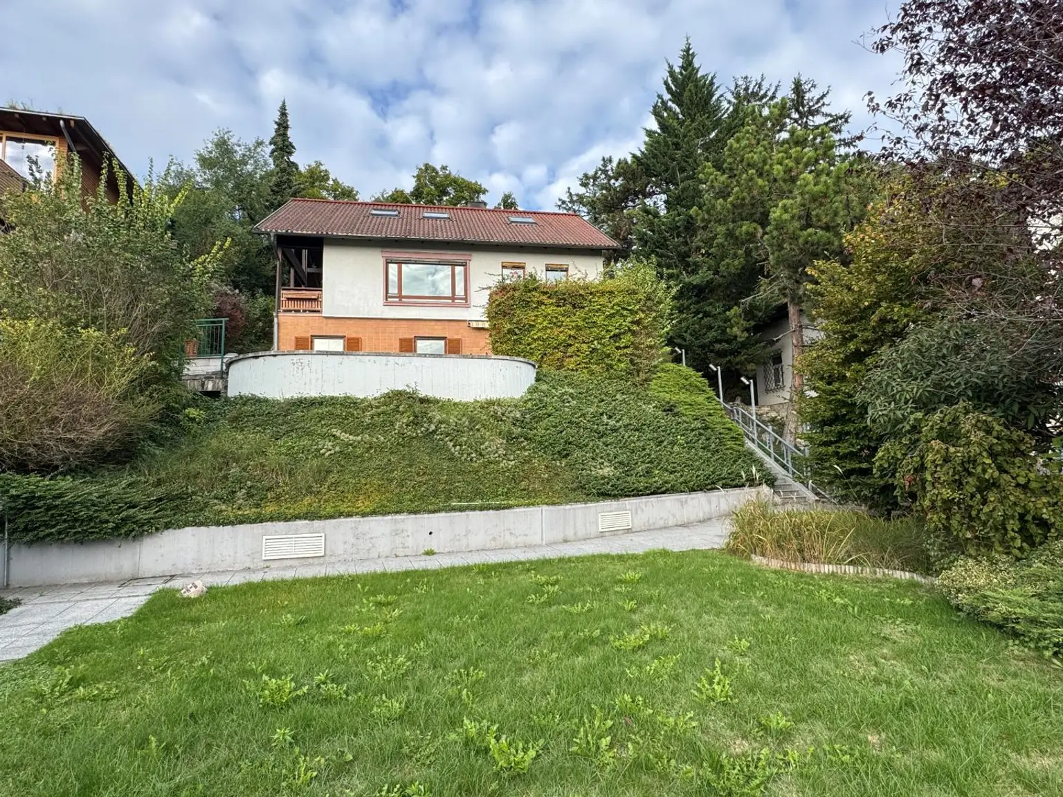 Ihr Einfamilienhaus mit Panorama-Ausblick und Pool in Mödlinger Bestlage!
