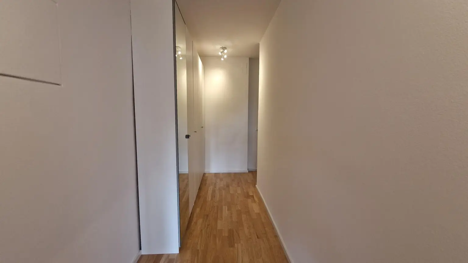 Modernisierte 2-Zimmer-Wohnung mit Loggia in begehrter Lage