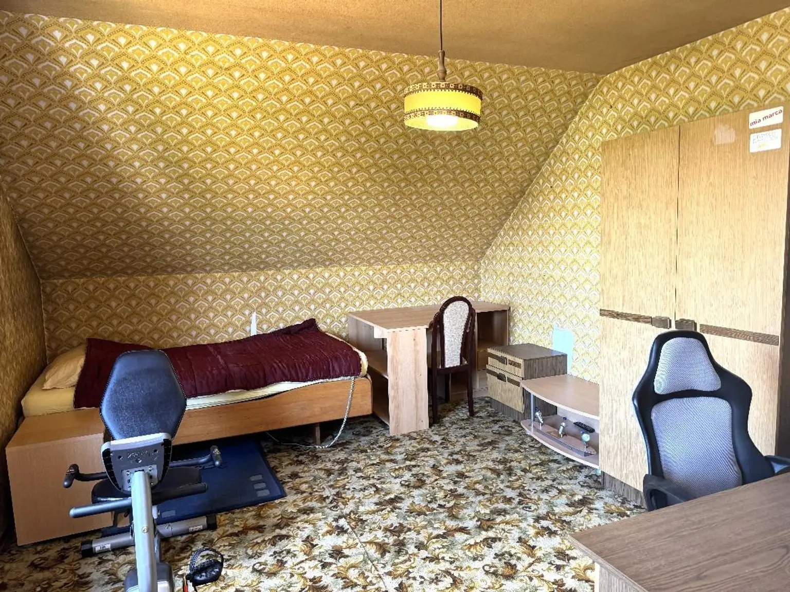 Zimmer 2 OG