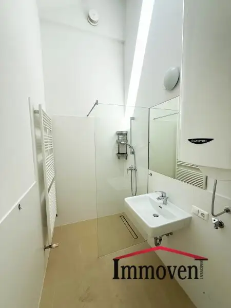 Im Herzen des 1. Wiener Gemeindebezirks - 3-Zimmer-Dachgeschosswohnung mit Klimaanlage und Balkon!