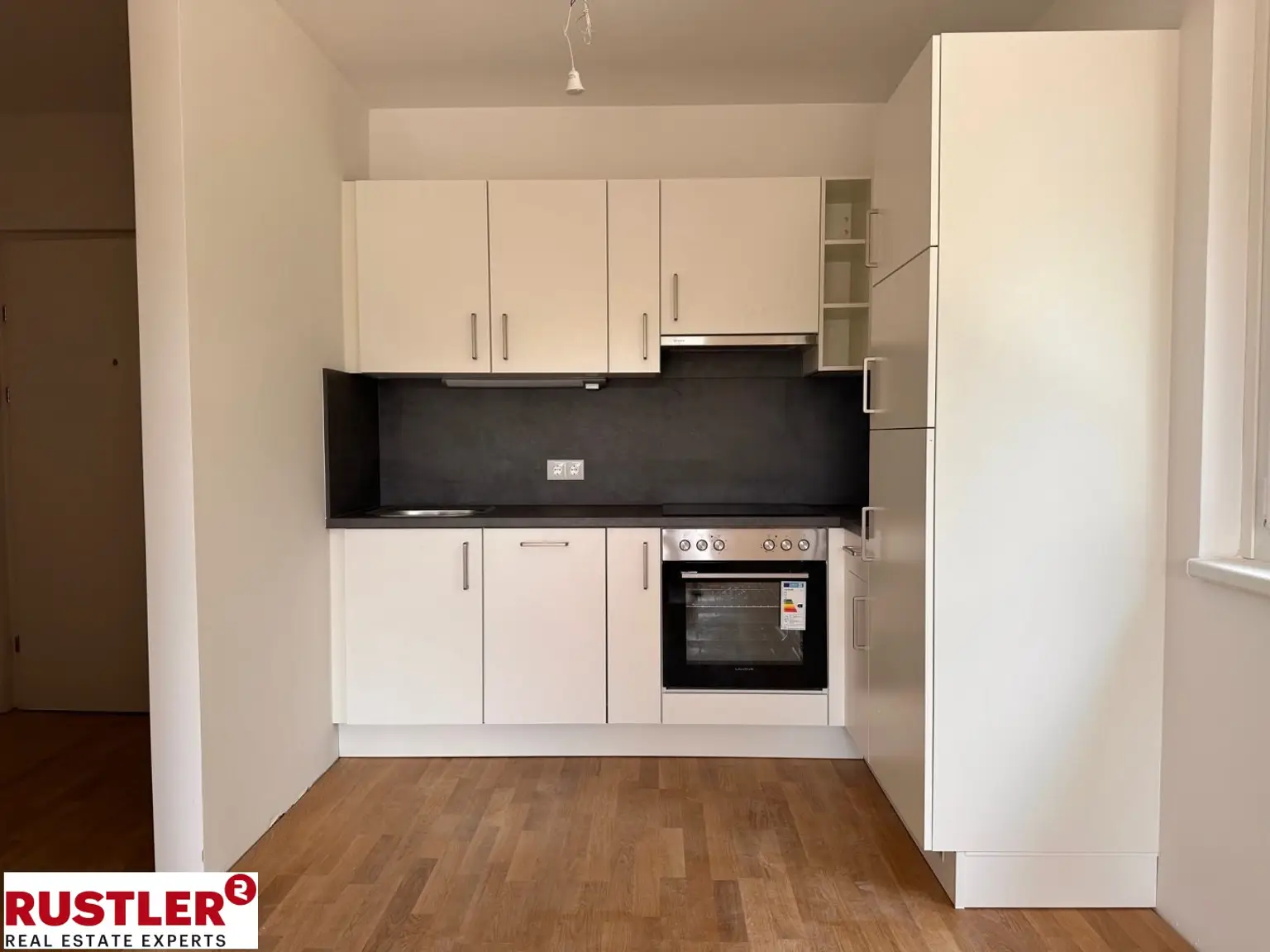 TRIVARA - Wohnen, wie man leben will - Moderne 2 Zimmer Wohnung mit Balkon D-10