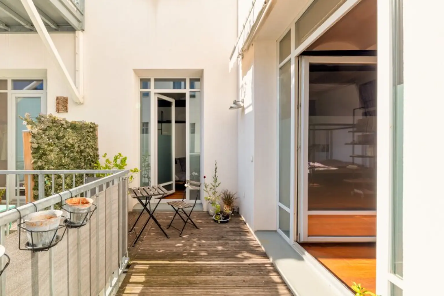 Stilvolle Loft-Wohnung mit Westbalkon & Premiumausstattung in historischem Fabriksgebäude