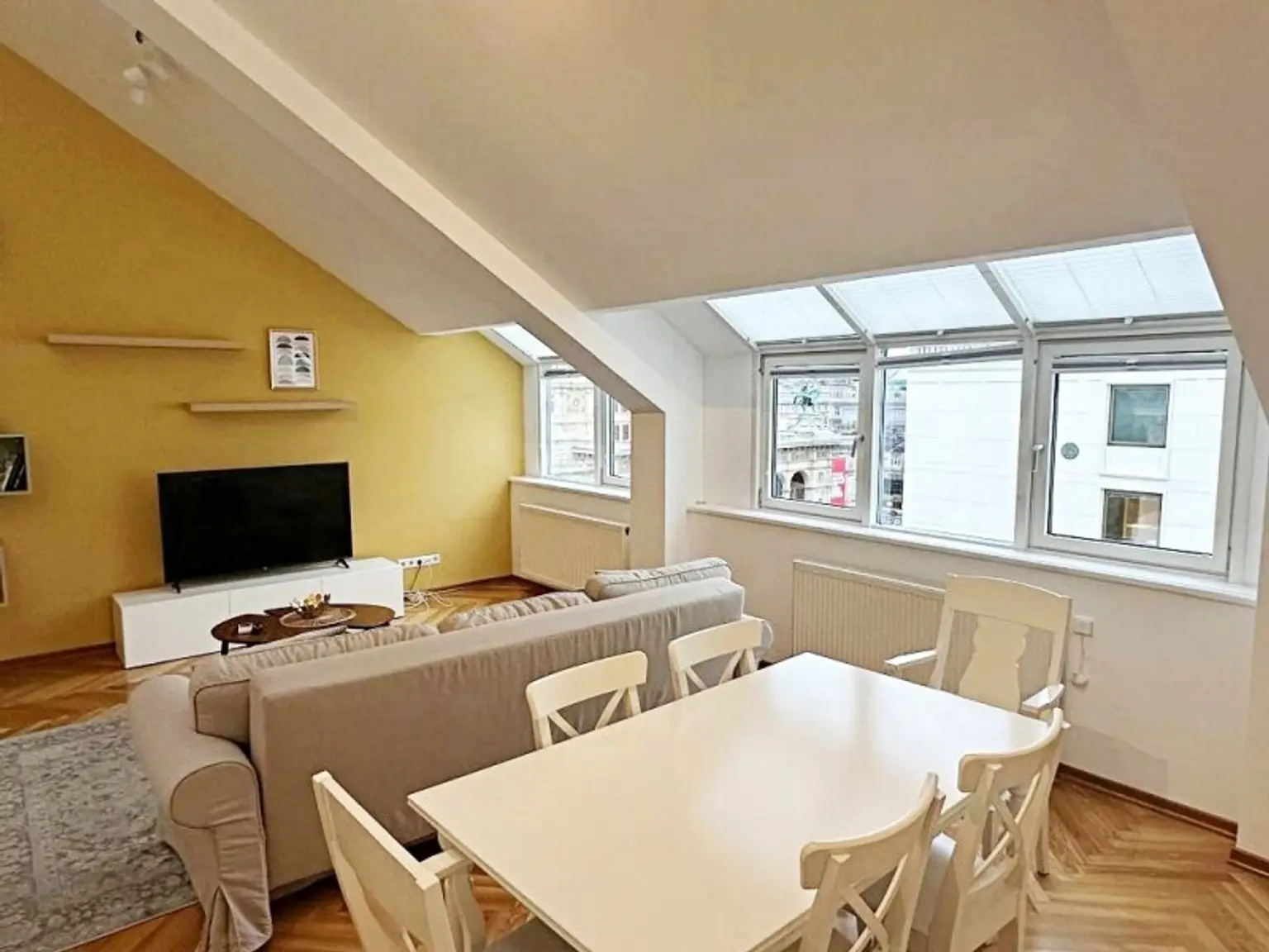 STAATSOPER-BLICK, klimatisiertes 110 m2 Dachgeschoss mit 20 m2 Terrasse, 3 Zimmer, Extraküche, 2 Bäder, Möblierung möglich