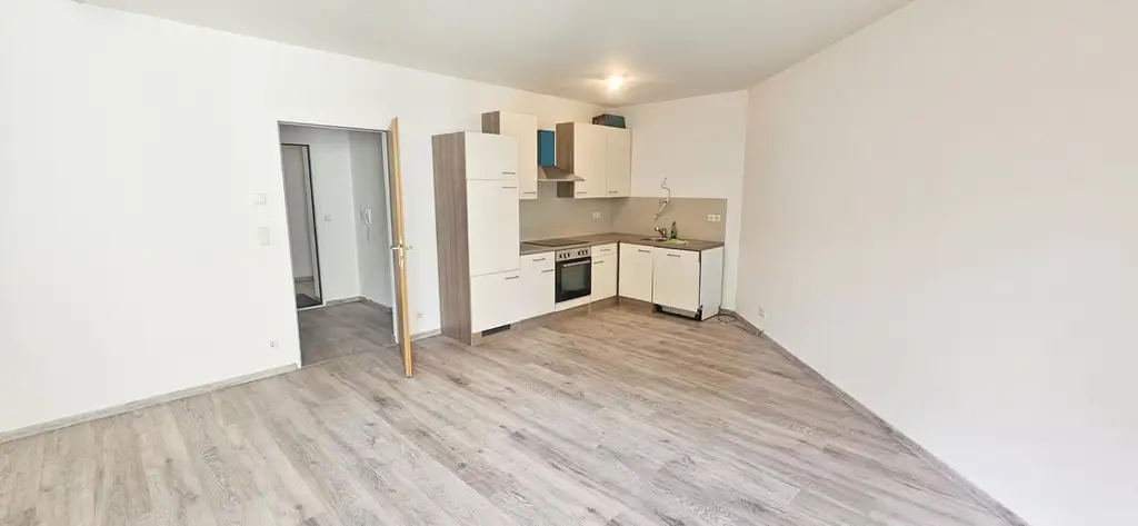 Einzimmerwohnung mit  Küche und Tiefgarage - Welser Straße 9!!!