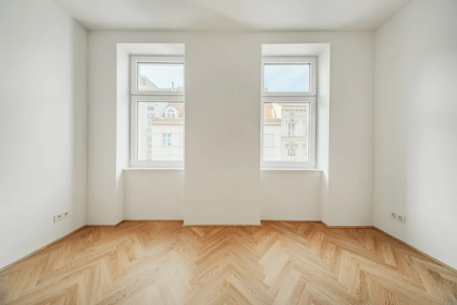 Stilvoller Erstbezug – hochwertig sanierte Altbauwohnung in ruhiger Lage!