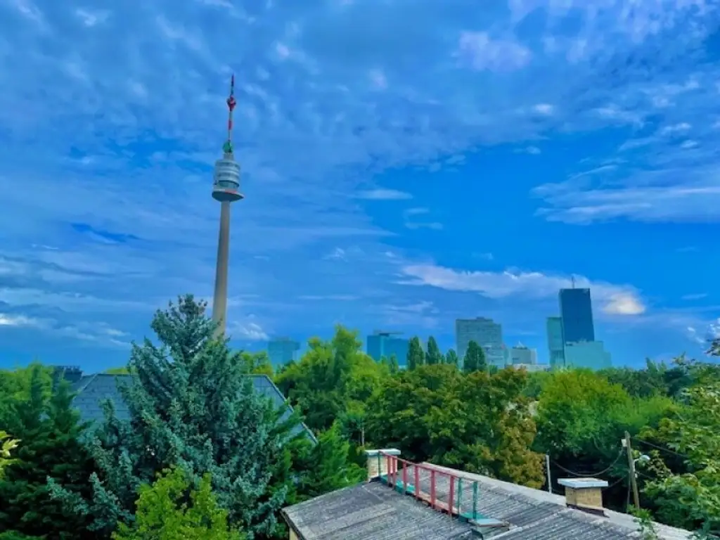 MIETOBJEKT- Wunderschönes Doppel-Haus mit herrlichen Terrassen & Garten - BRUCKHAUFEN -Nähe Donauturm - Uno- City!