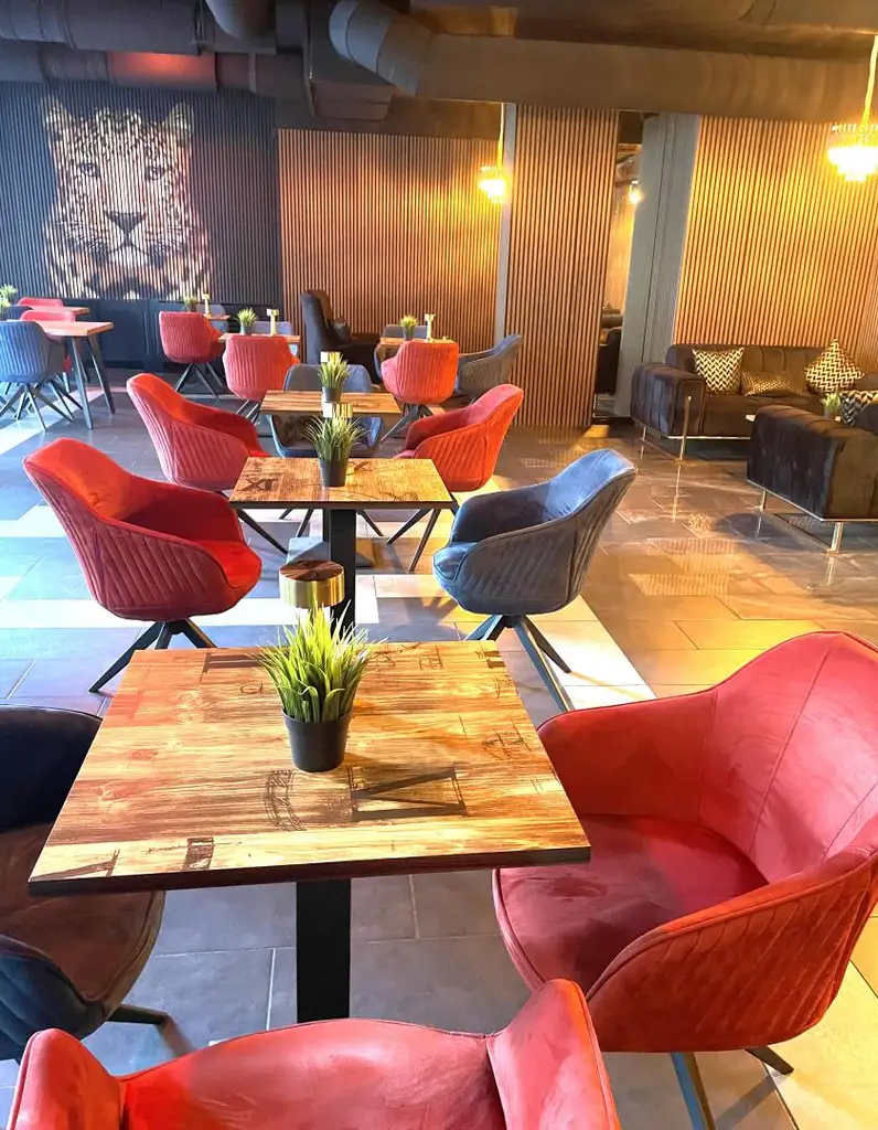 Schlüsselfertige Bar & Shisha Paradies
