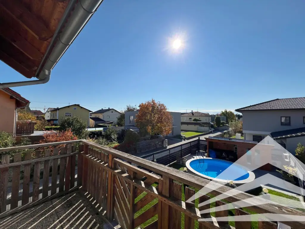 Großzügiges Eckreihenhaus mit Garten & Pool in toller Siedlungslage! 360° Rundgang online!